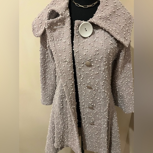 Elegant Song & Sung Stretch Tweed Coat in Taupe, size Small - Picture 2 of 9